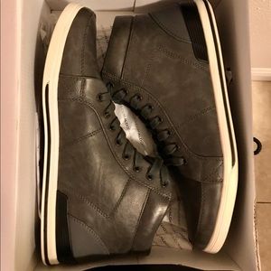 Aldo shoes gently used.